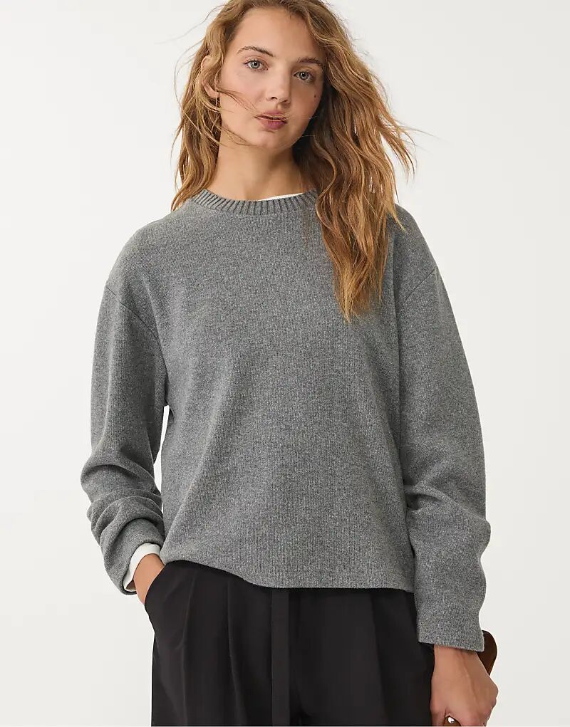 

Футболка Stradivarius с круглым вырезом, темно-серого цвета