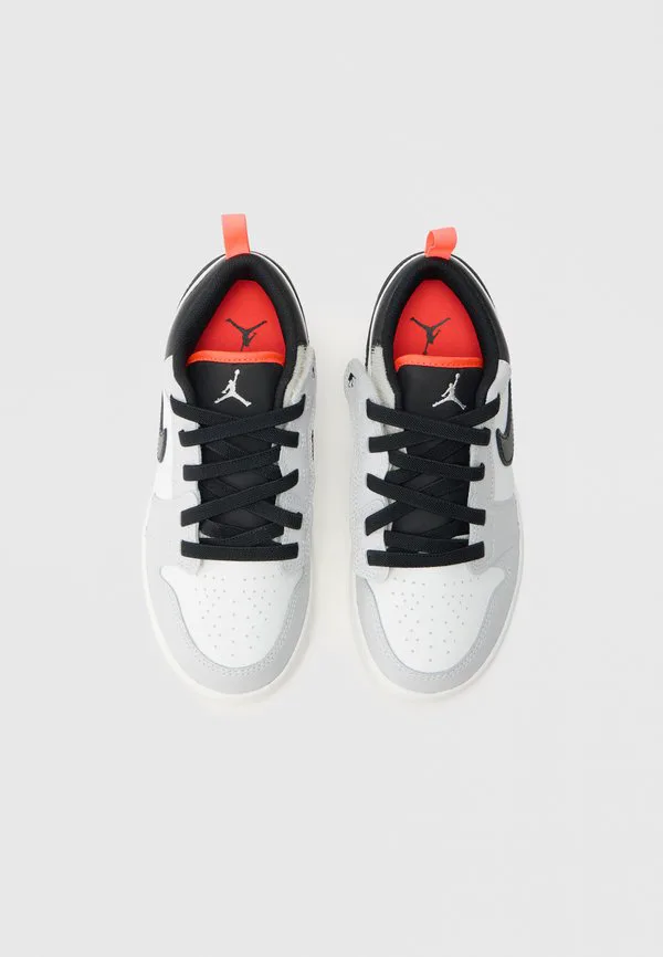 Низкие кроссовки Jordan, Black/Summit White/Infrared/Neutral Grey — фото 4