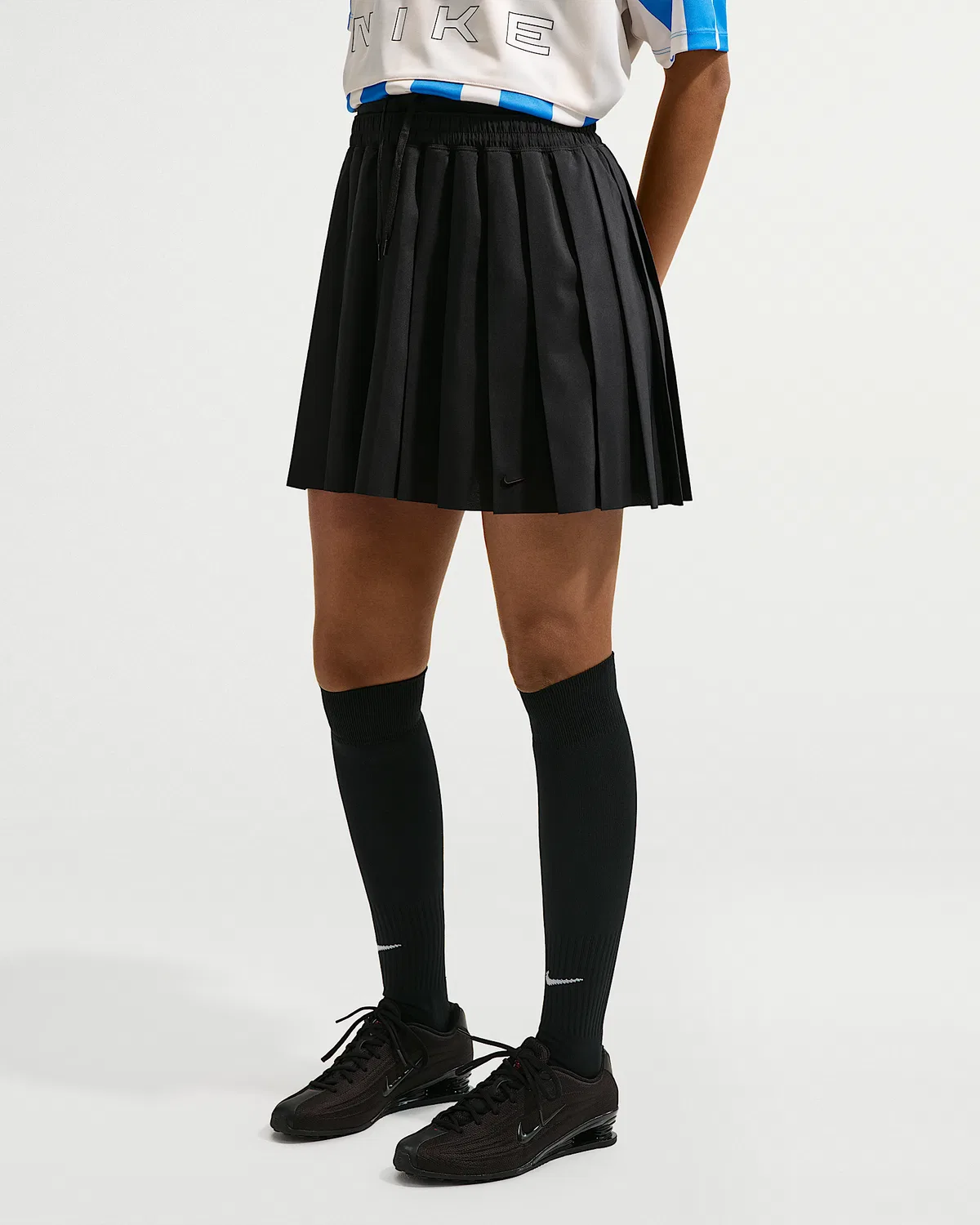 Женская юбка со складками средней посадки Nike Sportswear, Black/Black — фото 2