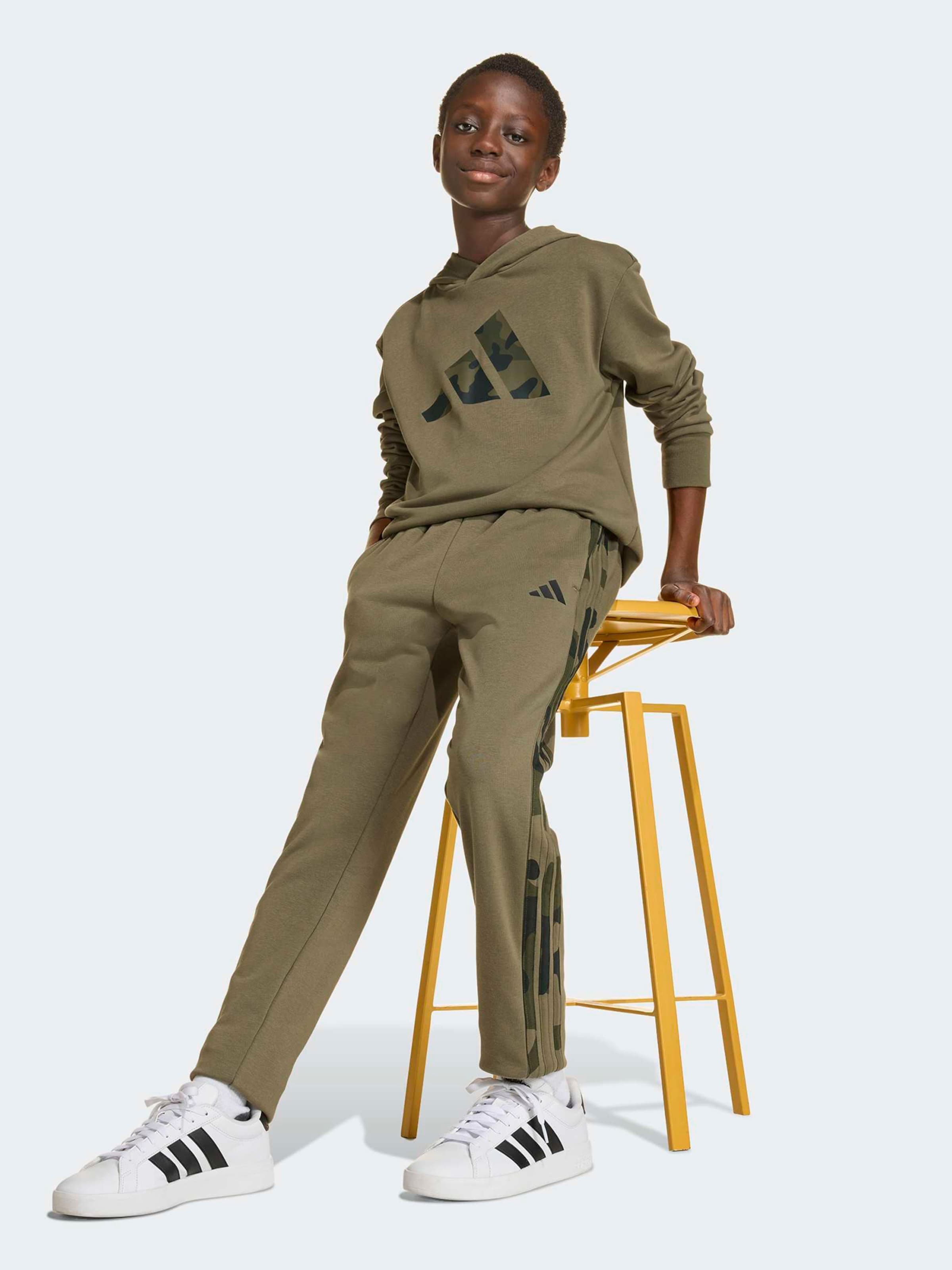 Adidas Sportswear Спортивный костюм в цвете хаки, оливковый — фото 3