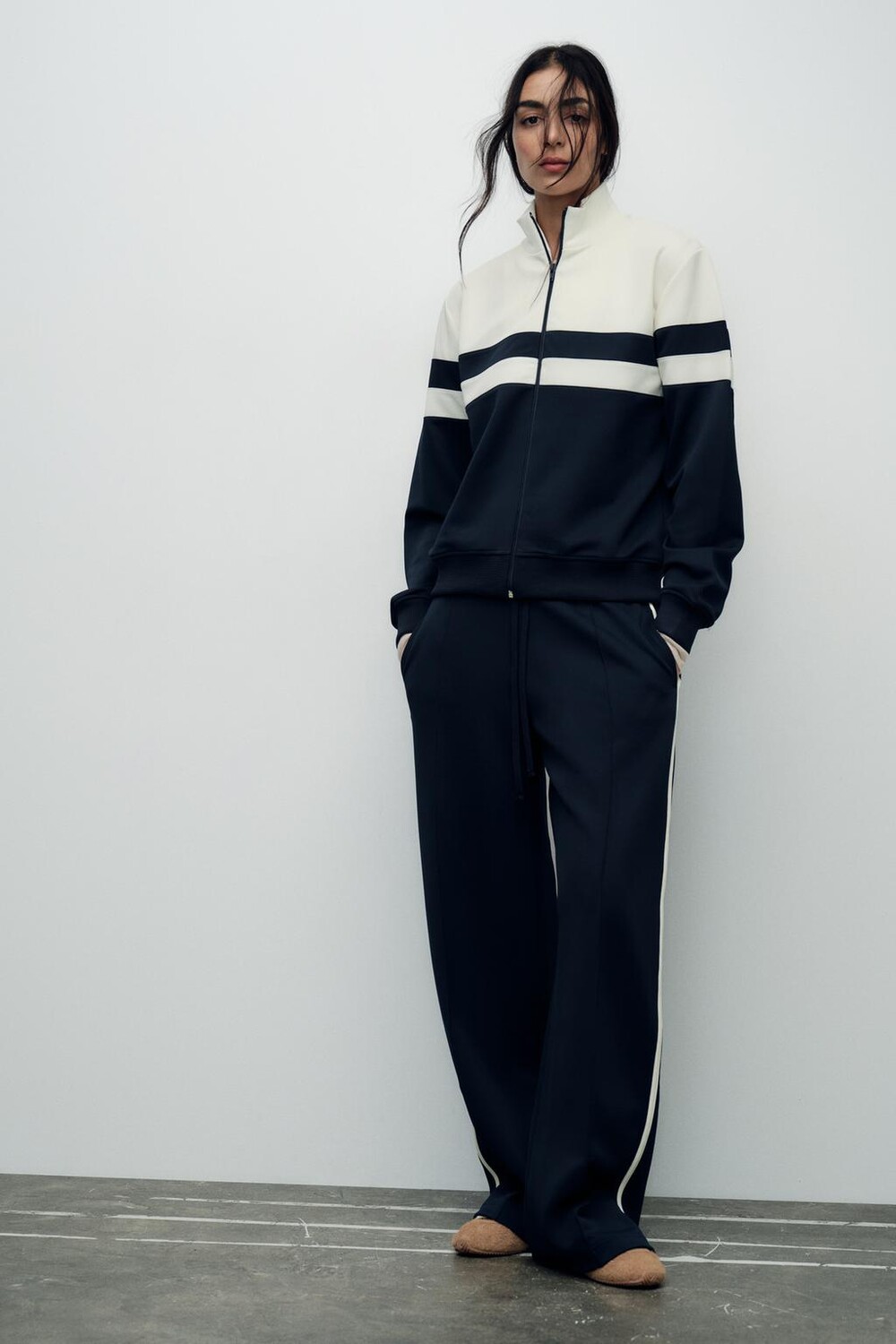 

Брюки с боковой отстрочкой ZARA, темно-синий