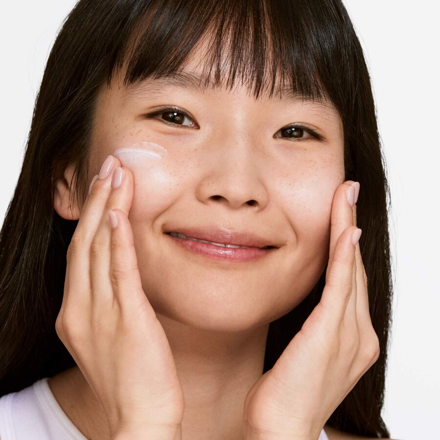 Увлажняющий крем Even Better Brightening Moisturizer SPF 20 для борьбы с пигментными пятнами CLINIQUE, 1.7 oz /50 mL — фото 4