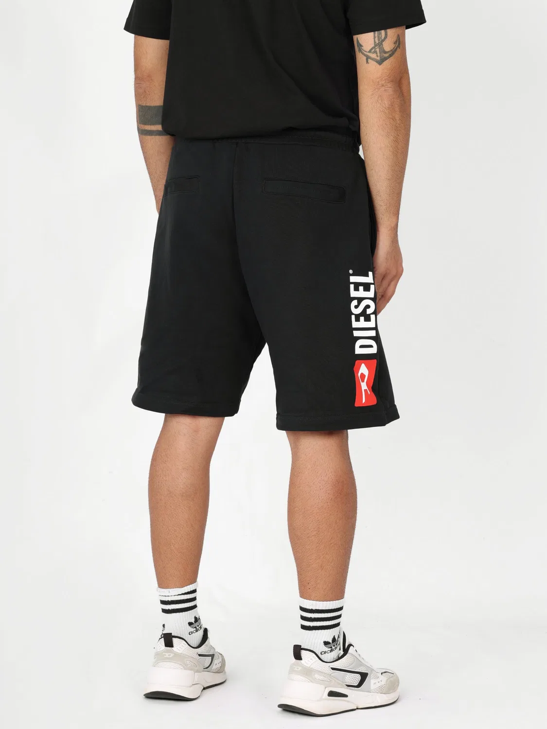 Спортивные шорты Diesel Regular Workout Pants P-CROW SWEAT SHORTS черного цвета — фото 3