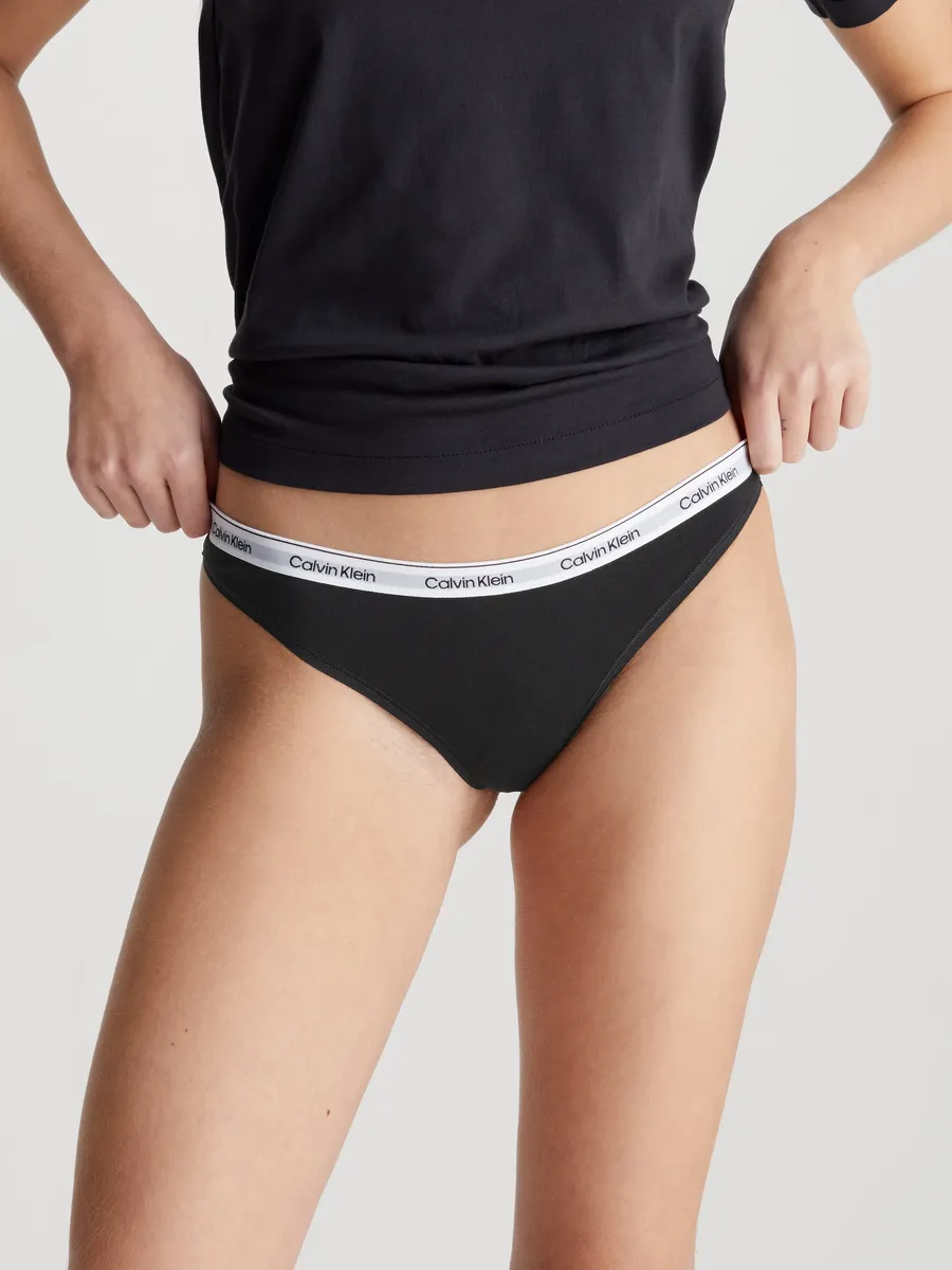 

Трусики Calvin Klein Underwear "THONG (LOW-RISE)", с логотипом на поясе, черный