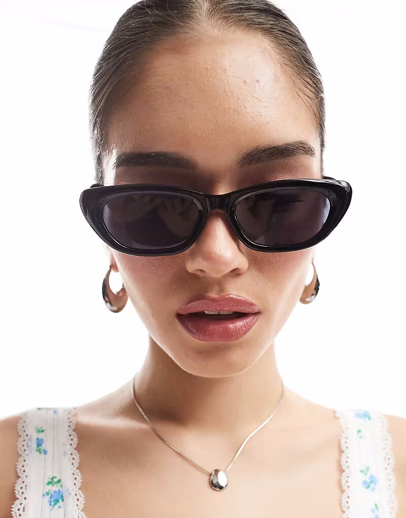 

Солнцезащитные очки AJ Morgan «кошачий глаз» полностью черного цвета