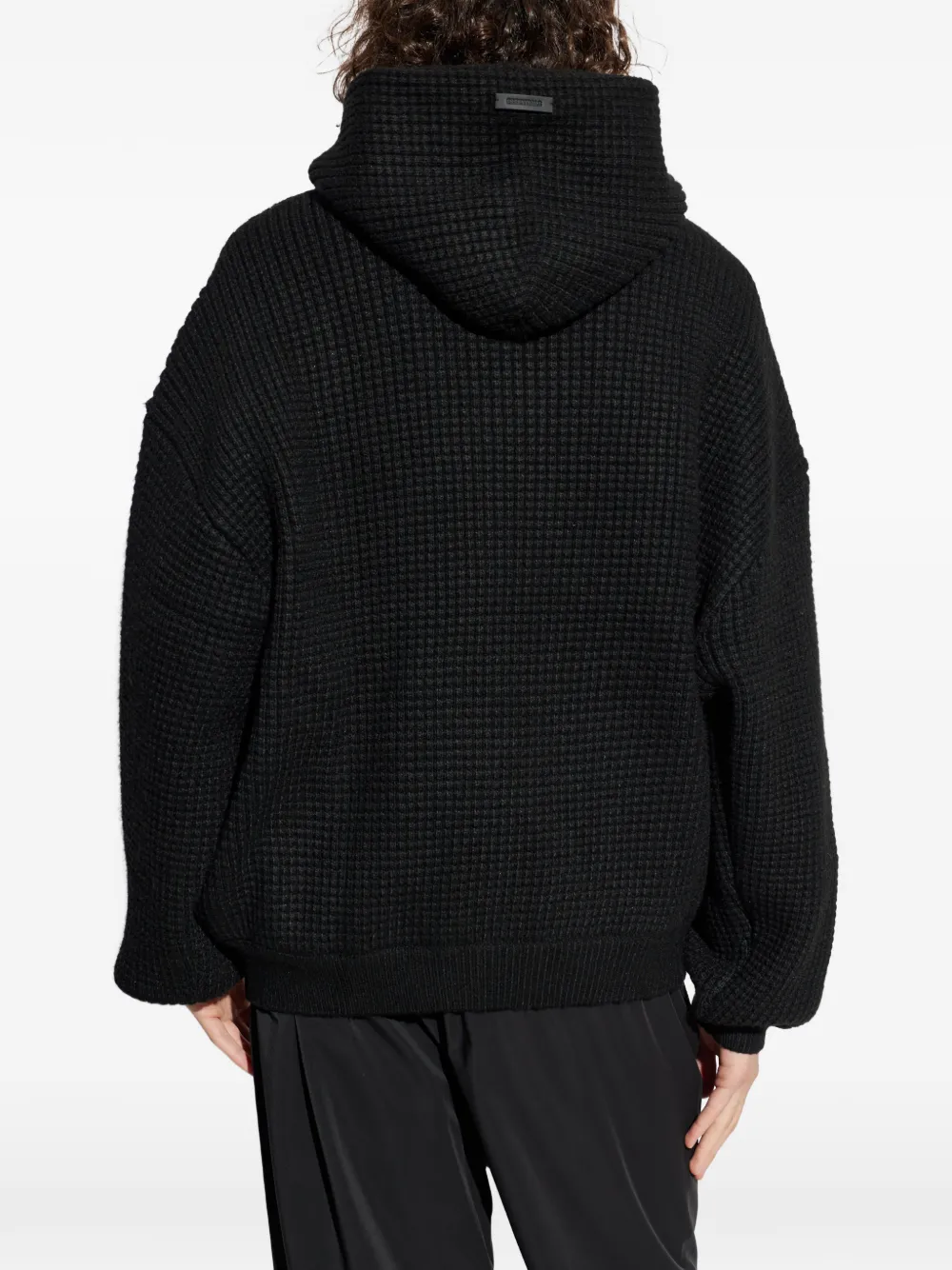 Худи с капюшоном из вафельной ткани Fear Of God Essentials, черный — фото 3