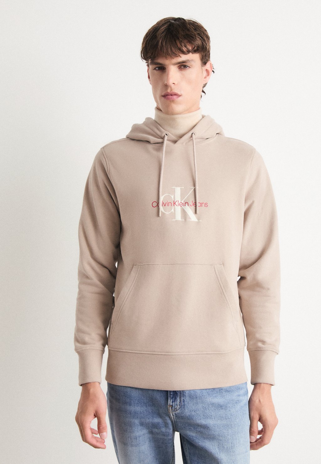 

Толстовка DISTRESSED MONOLOGO HOODIE Calvin Klein Jeans, серо-коричневый