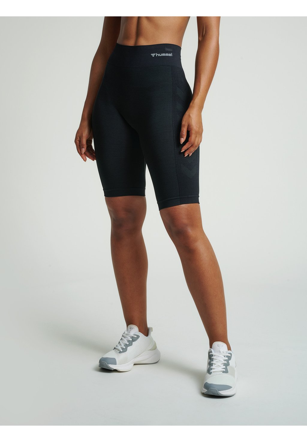 

Леггинсы SEAMLESS CYCLING Hummel, цвет Black Melange
