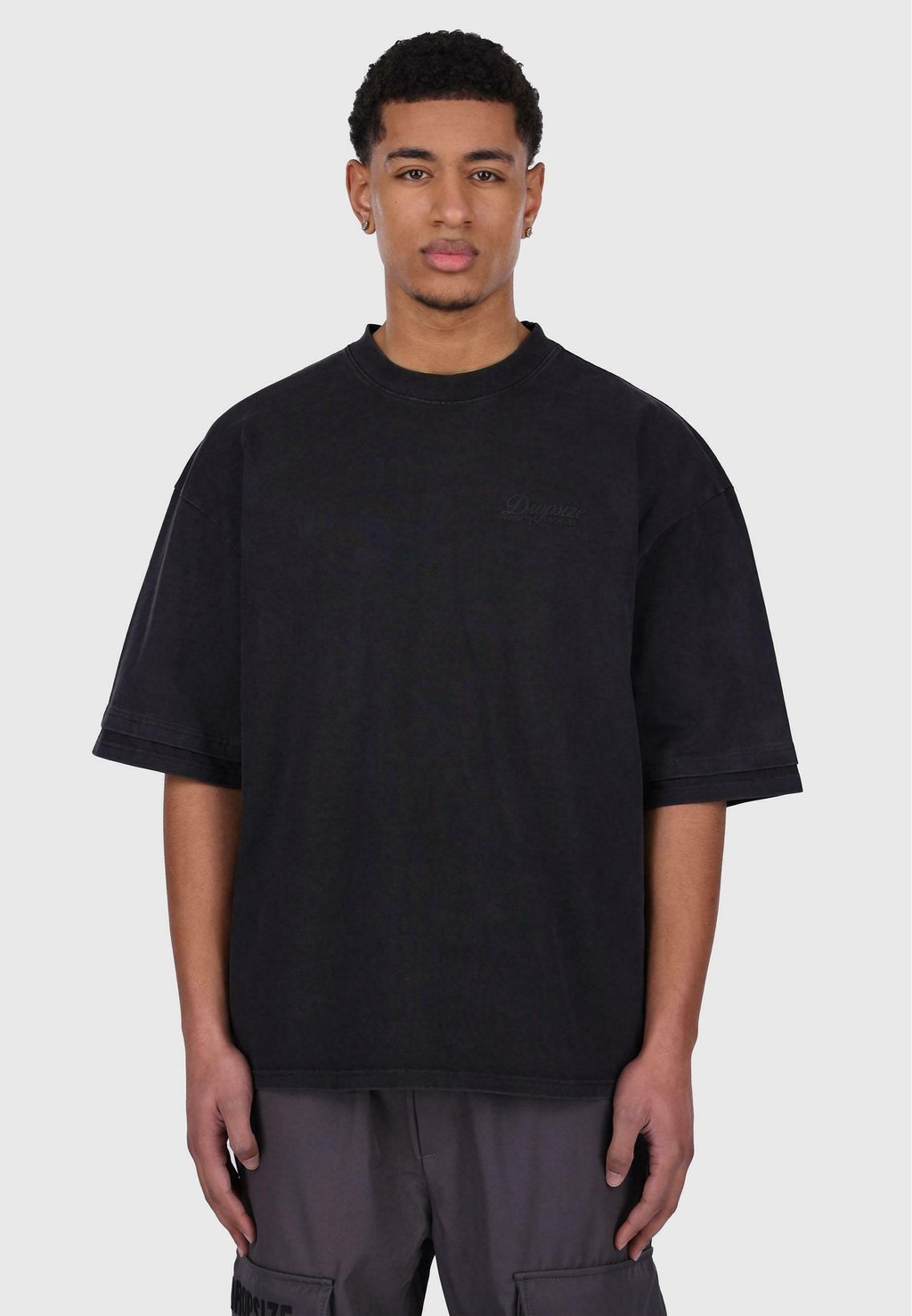 

Футболка с принтом HEAVY OVERSIZE DOUBLE ARM Dropsize, металлик черный