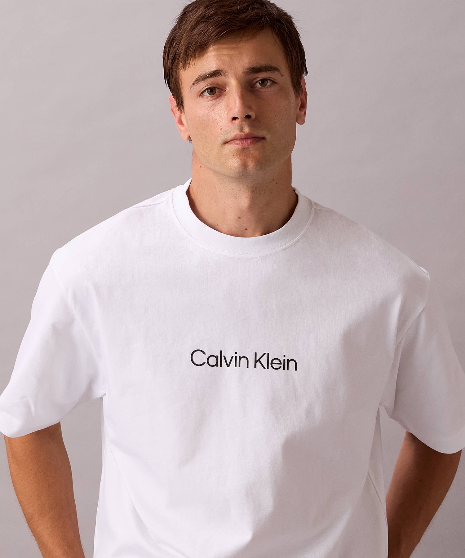 Футболка Calvin Klein Standard Relaxed Crew Neck Calvin Klein 40HM228, Brilliant_White — фото 2