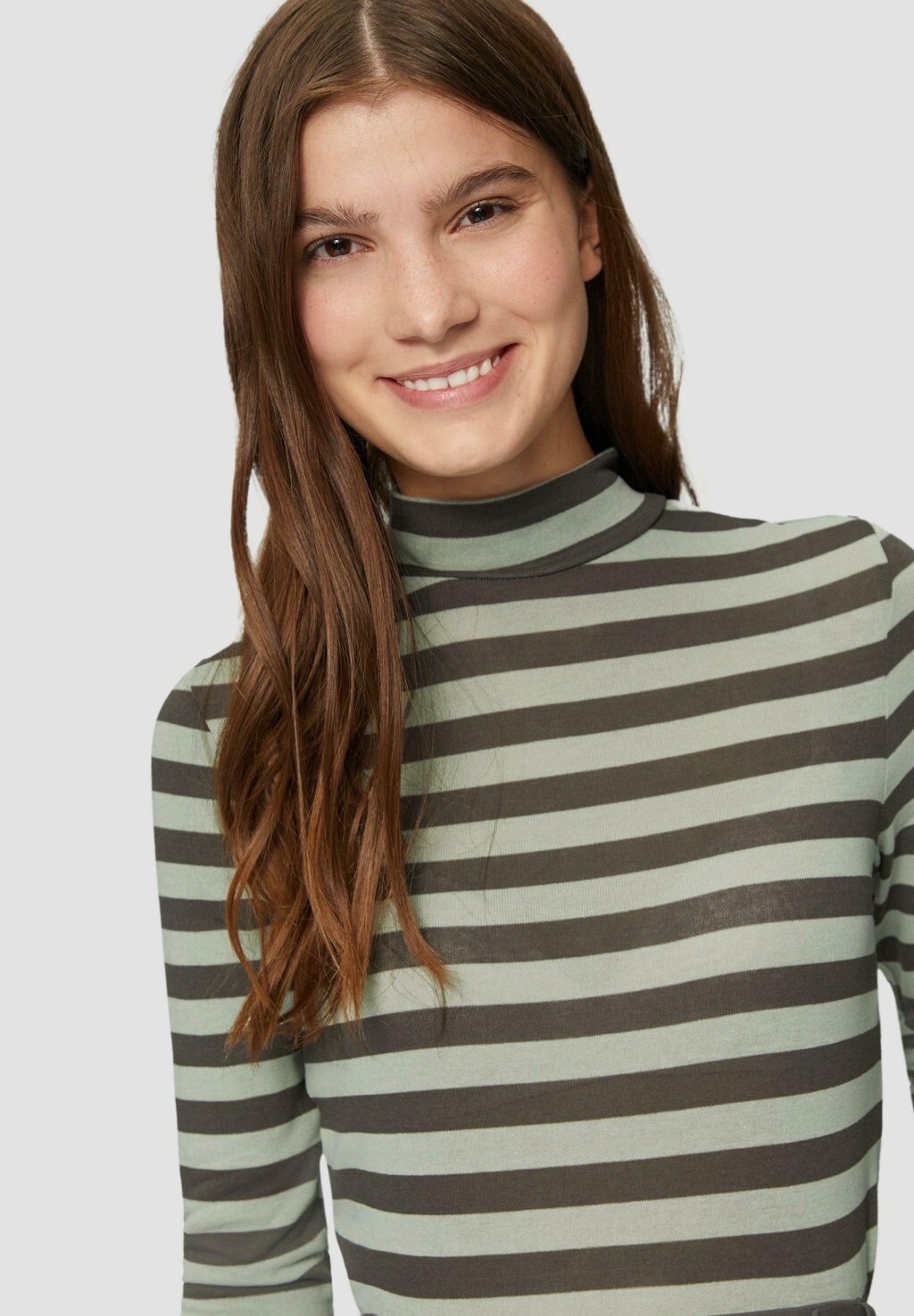 

Топ с длинными рукавами GESTREIFTES IM SLIM FIT QS, зеленый