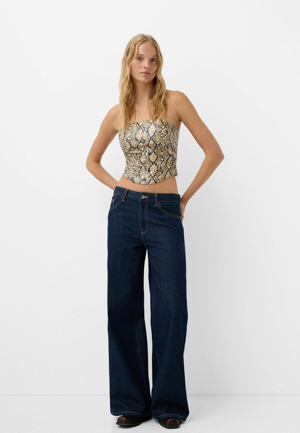 

Топ EFFECT ANIMAL CORSETRY-INSPIRED Bershka, коричневый
