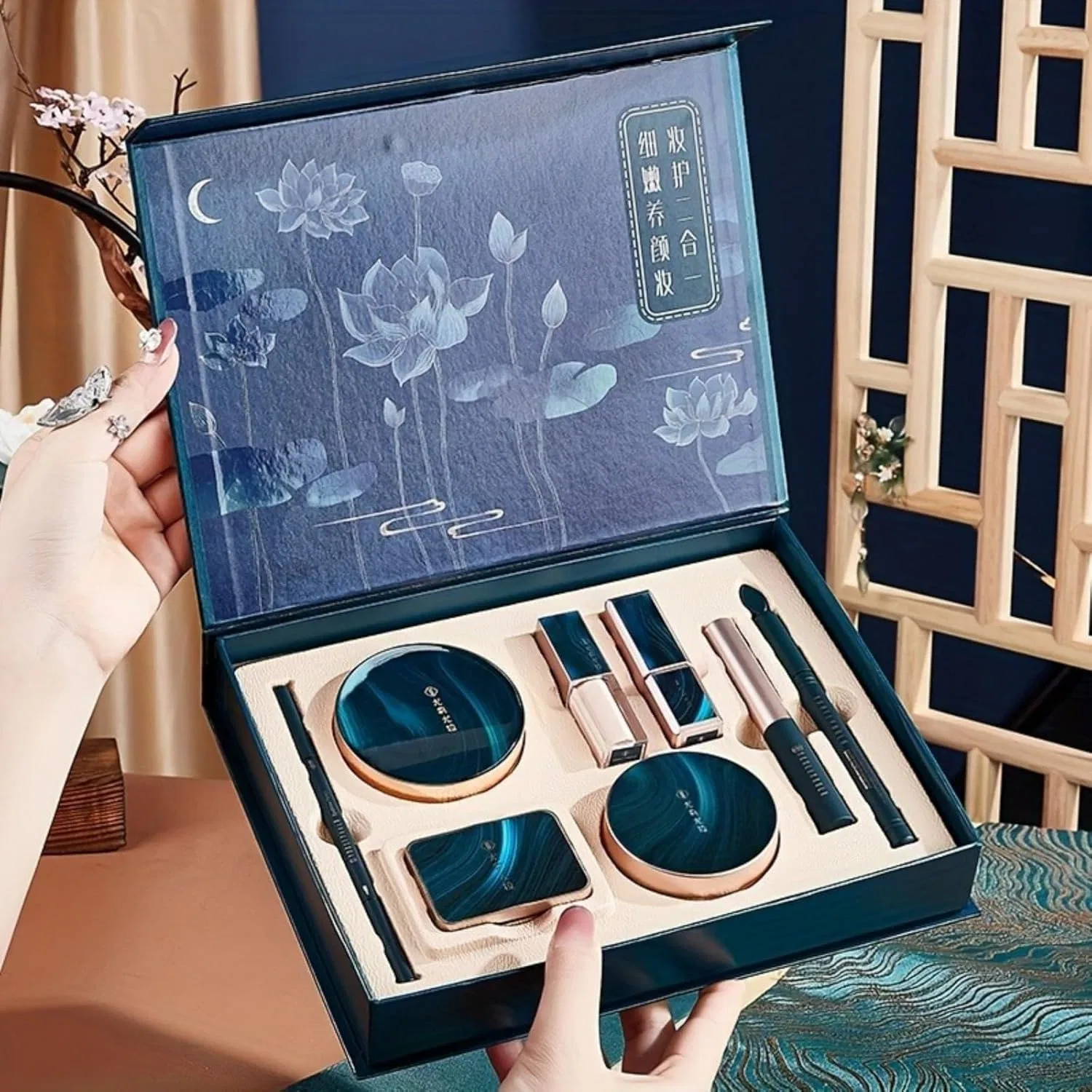 Набор косметики Emerald Beauty Makeup Set MINSHZEE 8 предметов мультиколор — фото 2