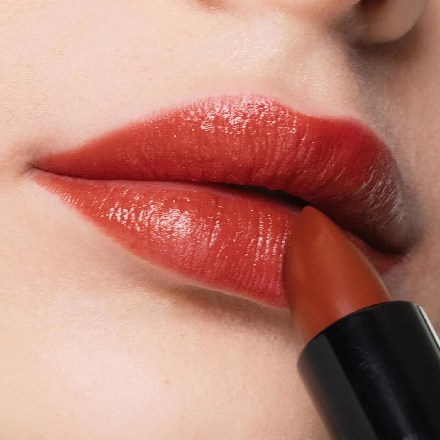 Помада Trish McEvoy Easy Lip Color, 0,12 унции / 3,5 г, Knockout - Vermillion — фото 4
