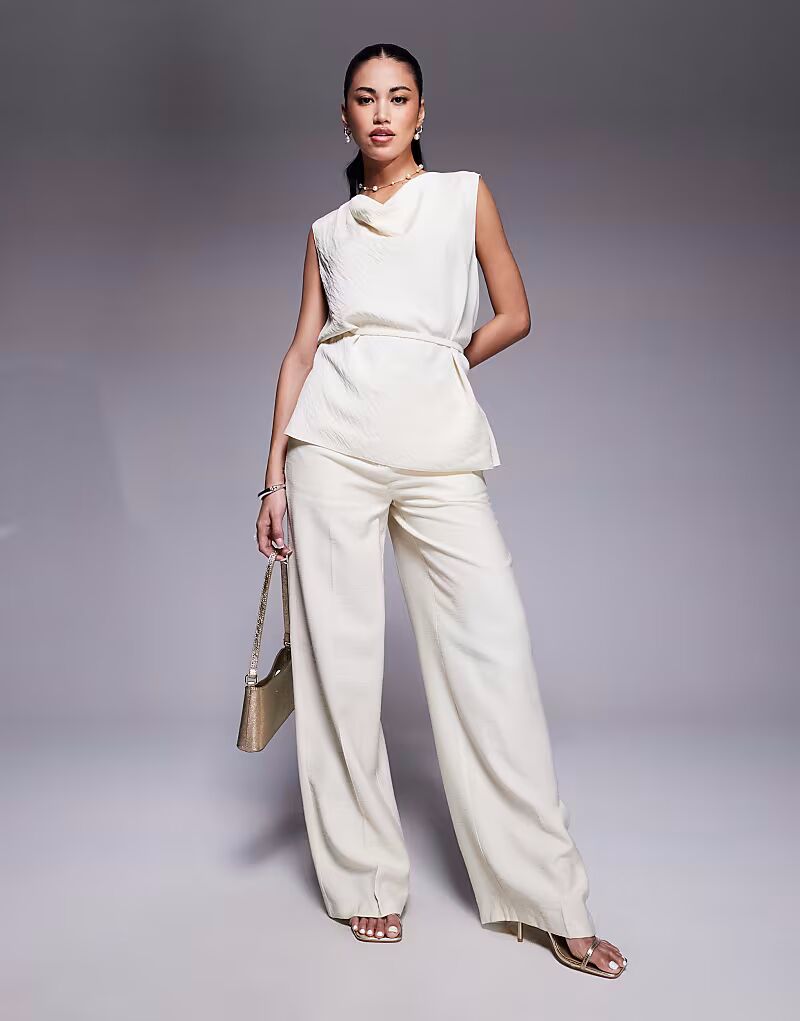 

Строгие фактурные брюки с поясом в цвете пахты Asos Design