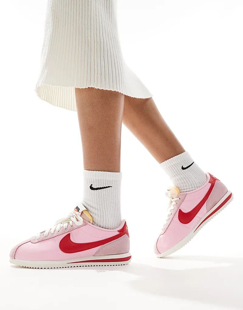 Кроссовки Cortez TXT розового и красного цвета Nike — фото 4