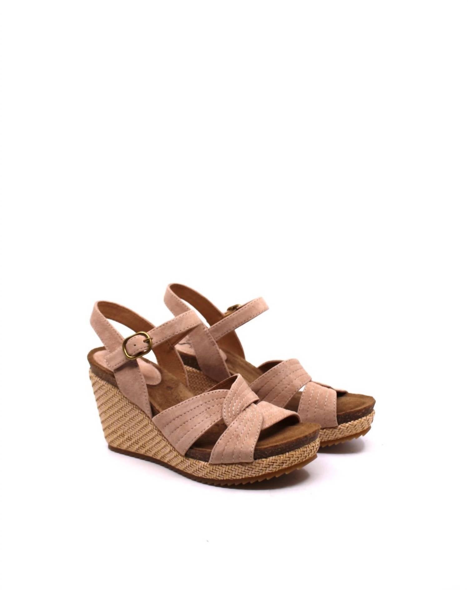 Женские босоножки на танкетке Clarissa Camelia в цвете Blush Sofft