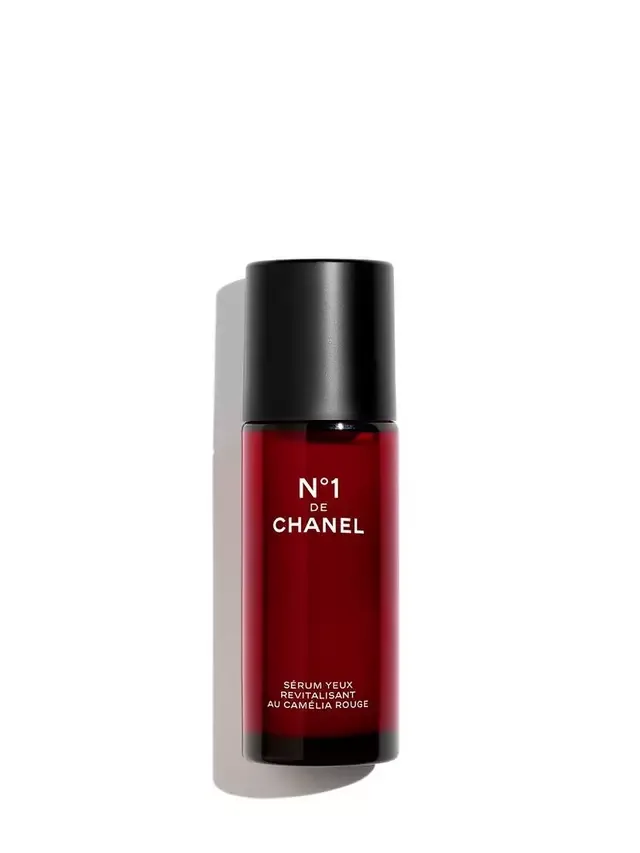 Сыворотка Chanel — Для глаз N°1 Revitalising Eye Serum разглаживает, оживляет и придает глазам свежий, 15 мл