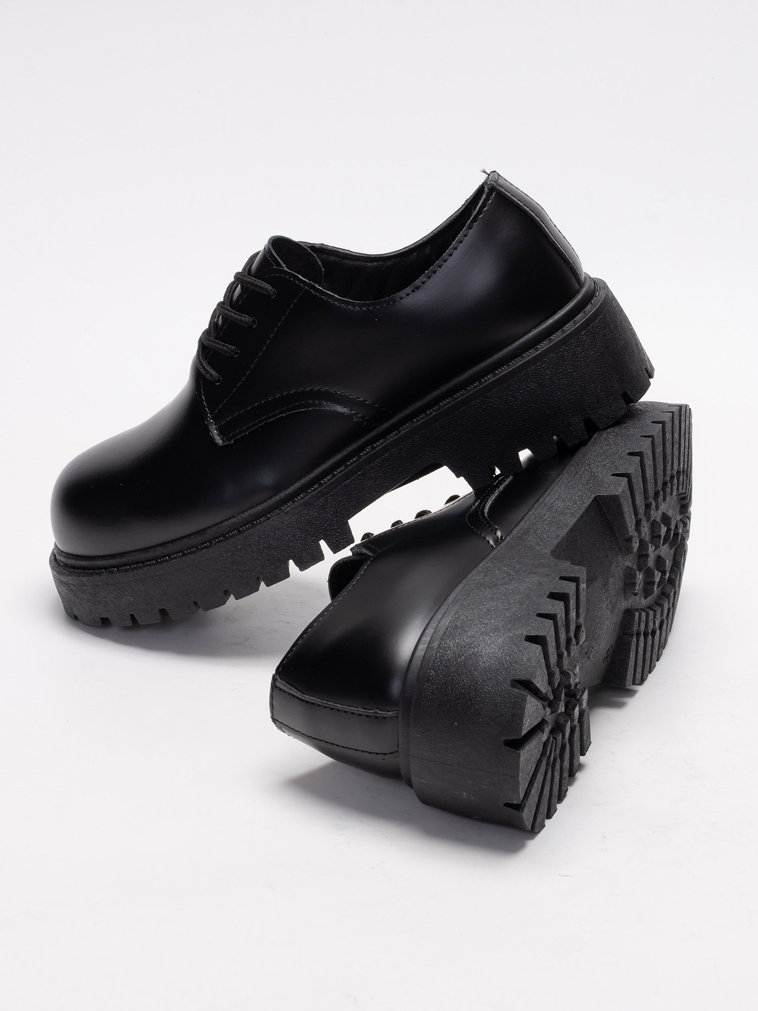 Обувь на толстой подошве со шнуровкой Svec, black — фото 3