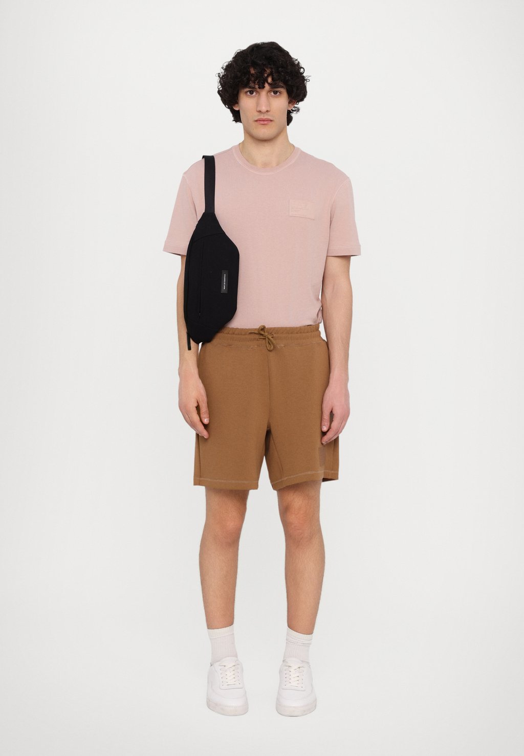 

Шорты UNISEX EA7 Emporio Armani, коричневый