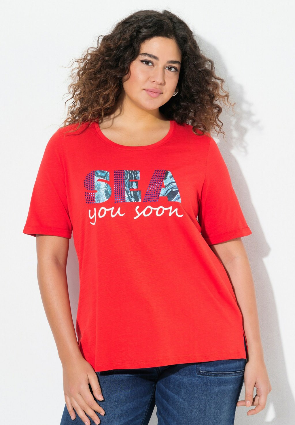 

Футболка с принтом SEA YOU SOON SHORT SLEEVE GRAPHIC Ulla Popken, красный