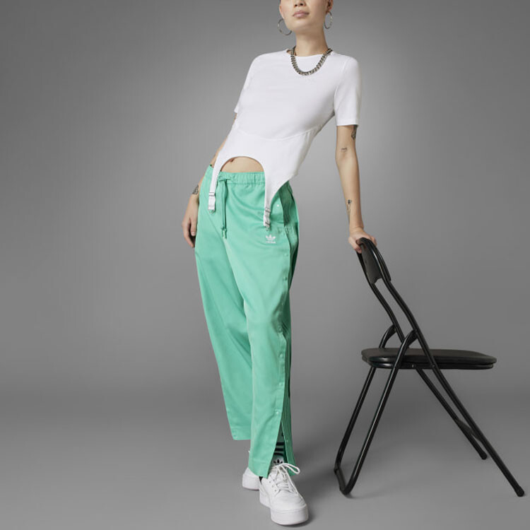 Футболка ALWAY ORIGINAL женская белая Adidas Originals — фото 4