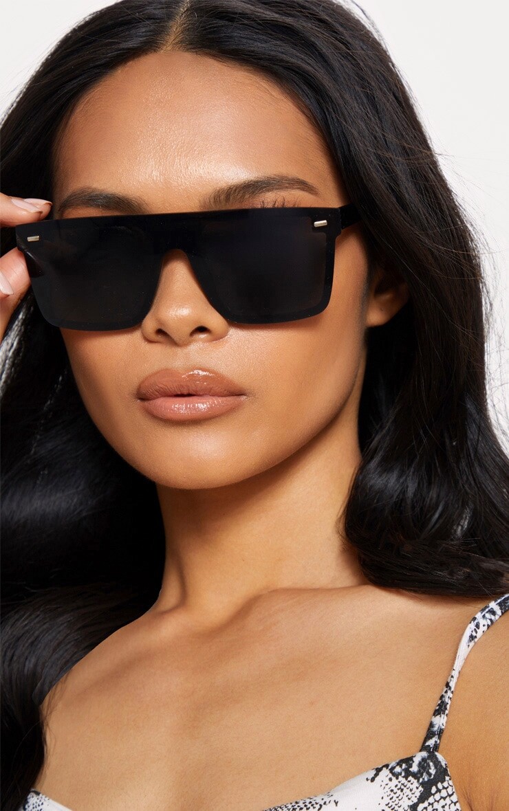 

PrettyLittleThing Черные солнцезащитные очки в крупной полимерной оправе с затемненными линзами