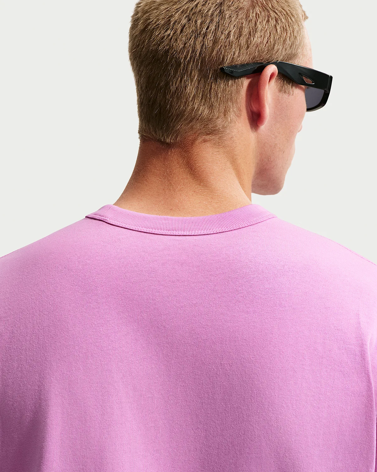 Мужская футболка Nike Sportswear Premium Essentials, Light Magenta — фото 2