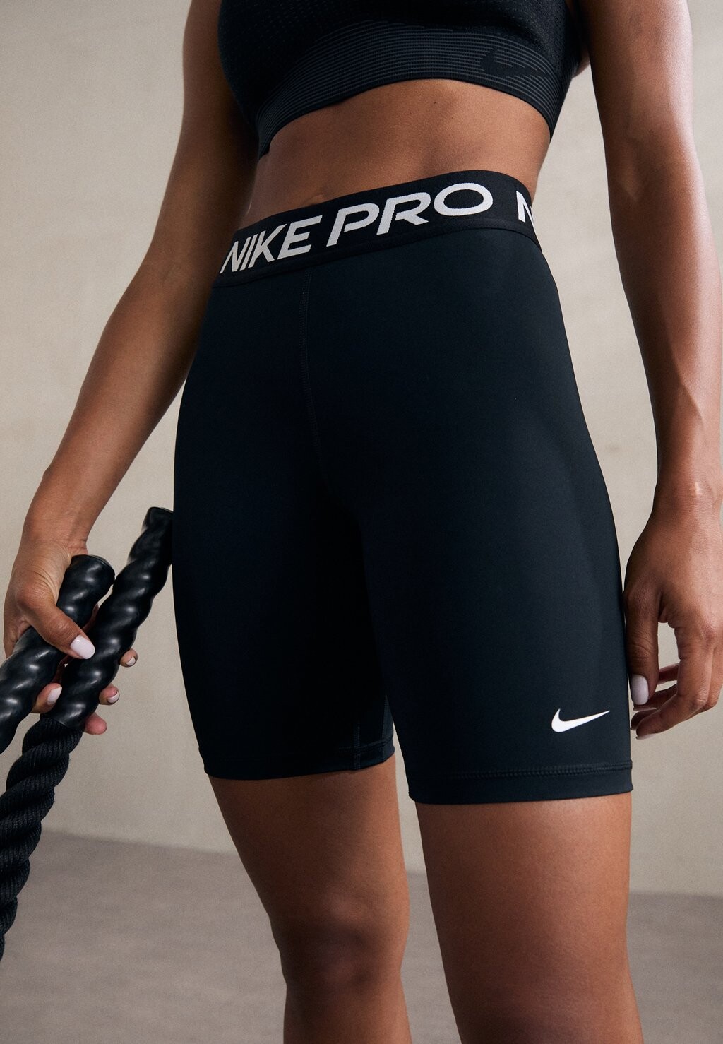 Леггинсы SHORT Nike Performance, черный — фото 2
