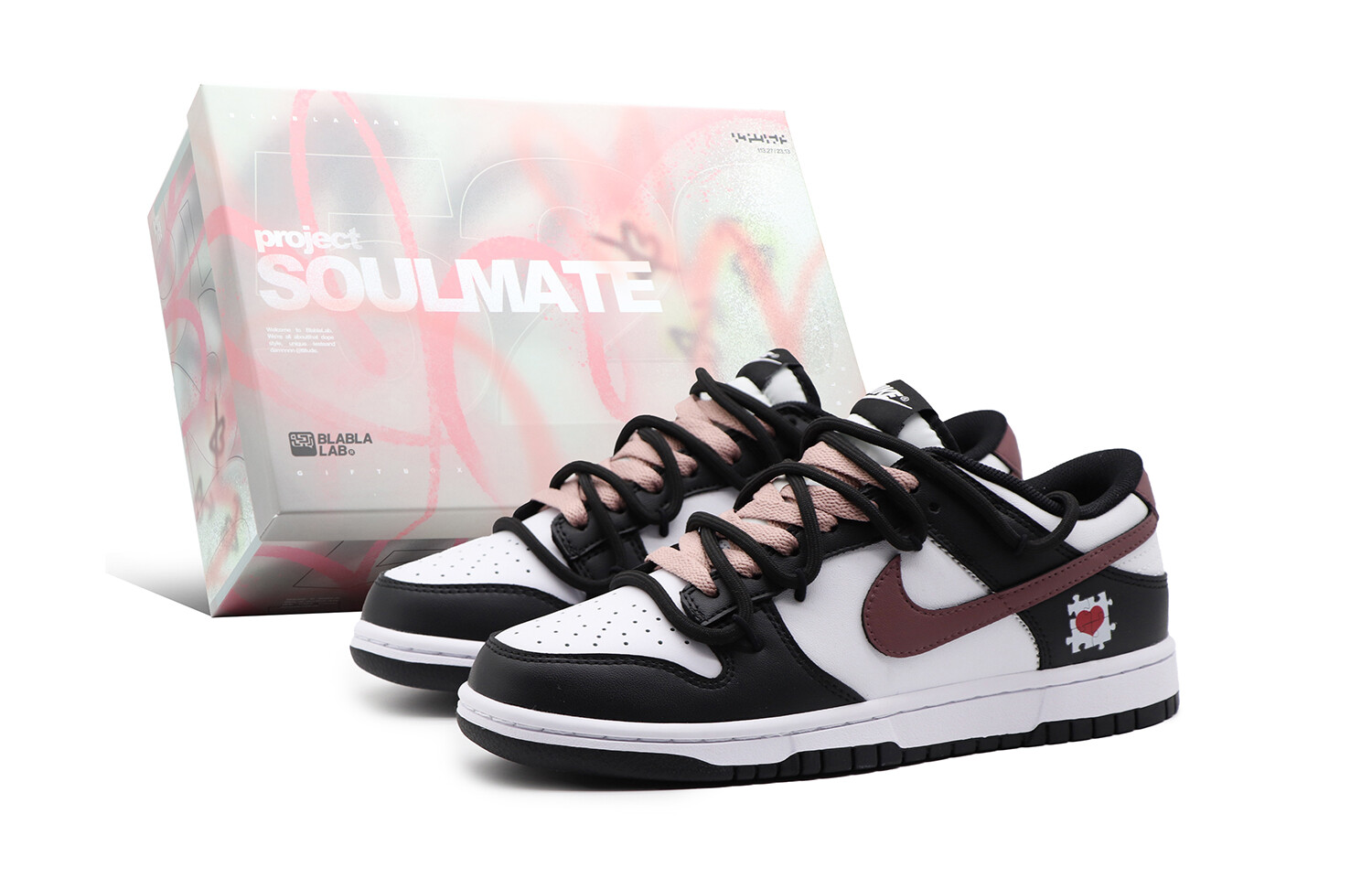 

Кроссовки Nike Dunk Skateboarding Shoes Women's Low-top Black/powder, черный