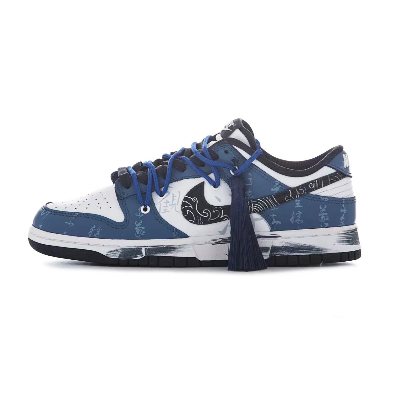 

Кроссовки Nike Dunk Skateboarding Shoes Women's Low-top Blue With Black Lettering, синий