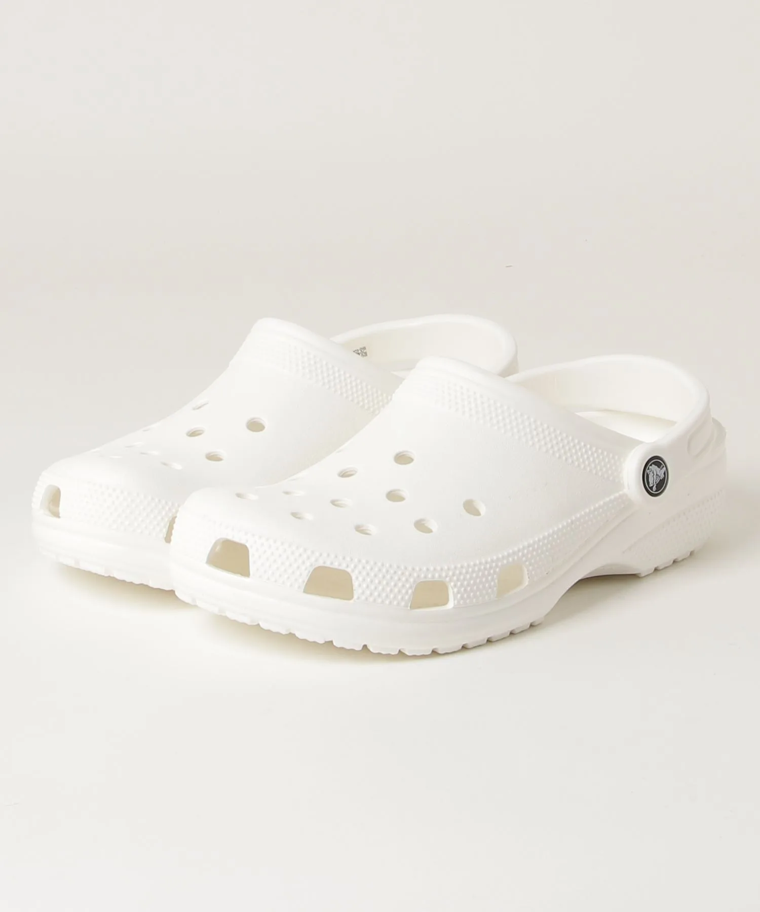 Универсальные сандалии из легкого материала Crocs Classic белые — фото 2