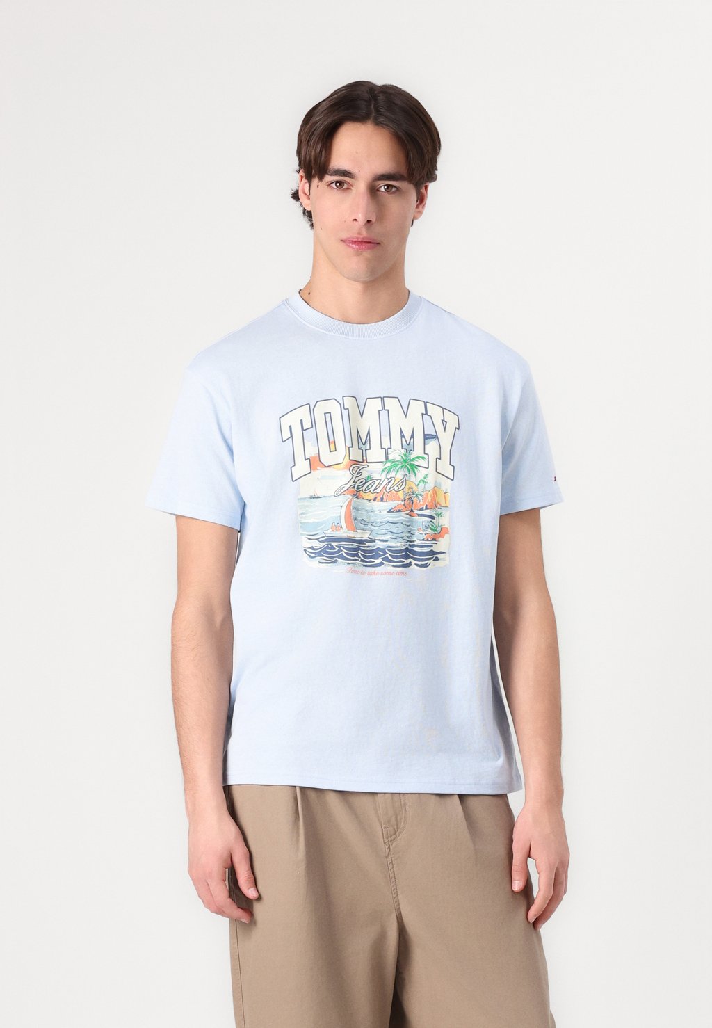 

Футболка с принтом RELAXED ARCH SAILING TEE UNISEX Tommy Jeans, светло-голубой