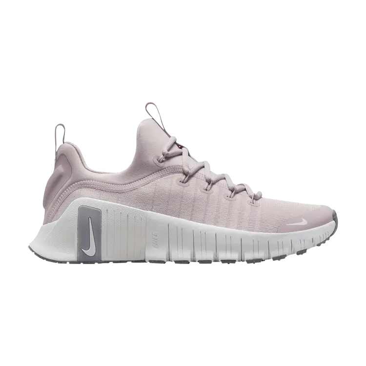 

Кроссовки Wmns Free Metcon 6, цвет Platinum Violet