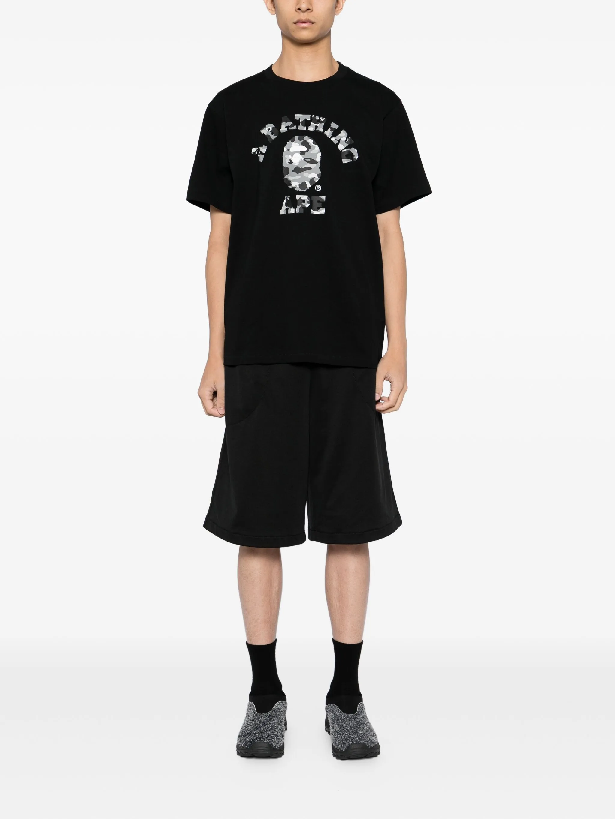 Футболка 1st Camo College A Bathing Ape, черный — фото 2