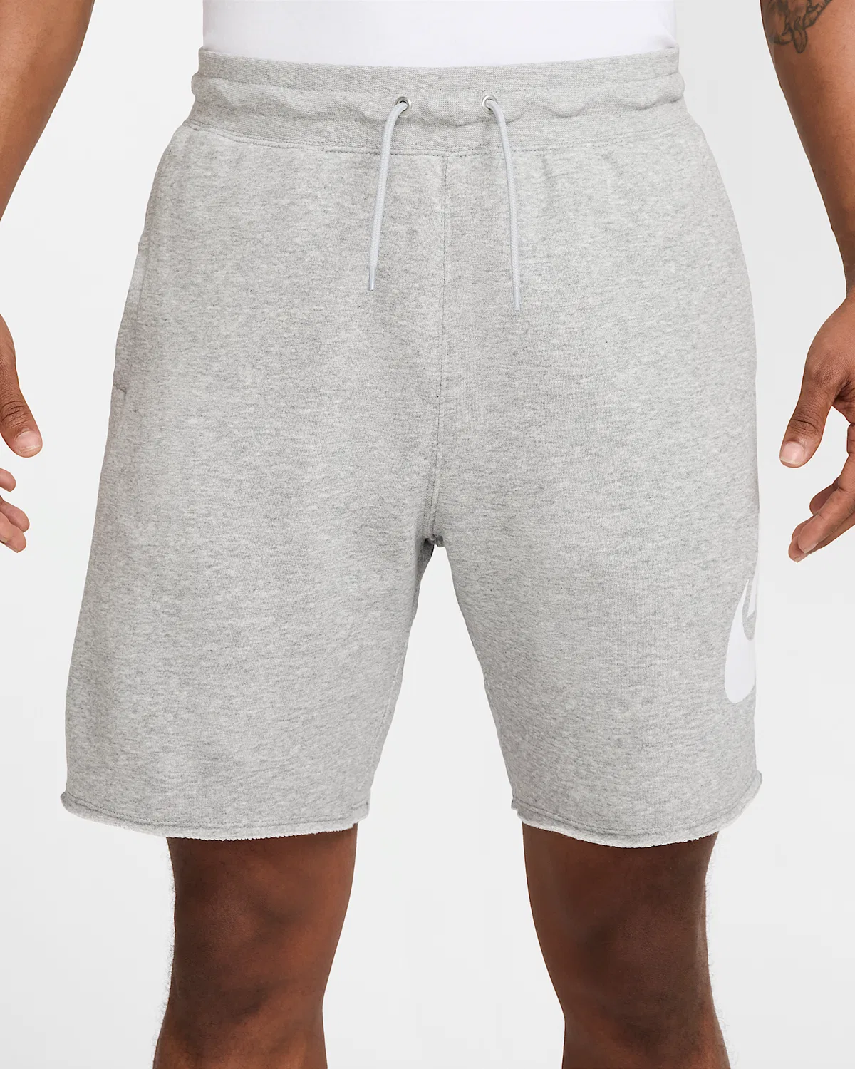 Мужские шорты Nike Club из французского футера с принтом Alumni, Dark Grey Heather/Light Smoke Grey/White — фото 2