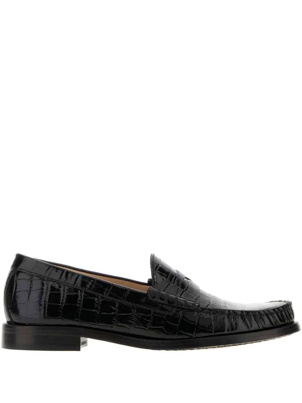 Лоферы Lottie из кожи с тиснением под крокодила Stuart Weitzman, черный