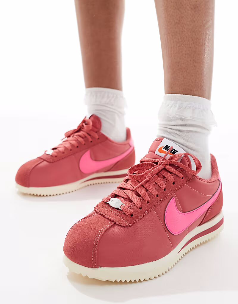 Кроссовки Nike Cortez TXT из замши темно-розового цвета — фото 4