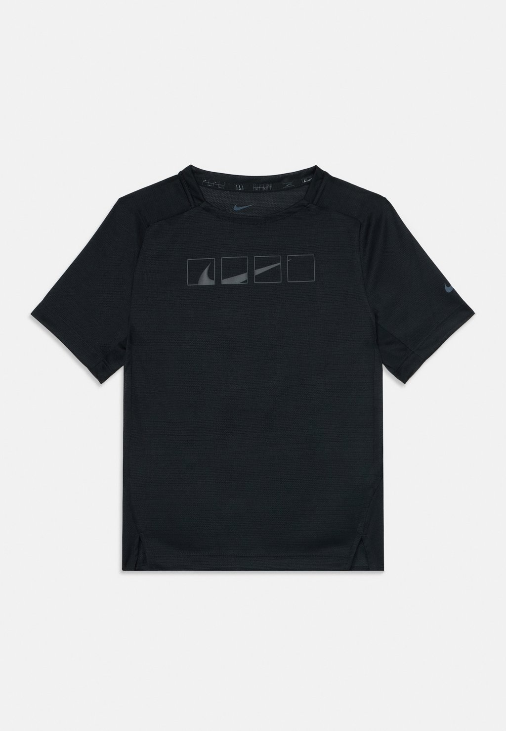 

Футболка с принтом MULTI TECH UNISEX Nike Performance, черный