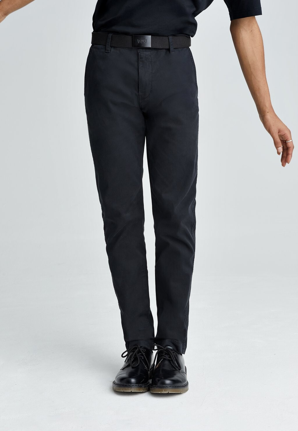 

Чиносы Xx Standard Levi's, цвет mineral black shady