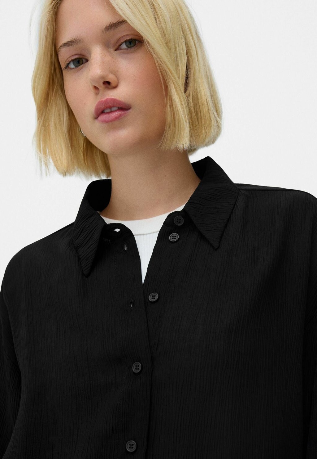 

Рубашка-блузка Bershka, черный деним