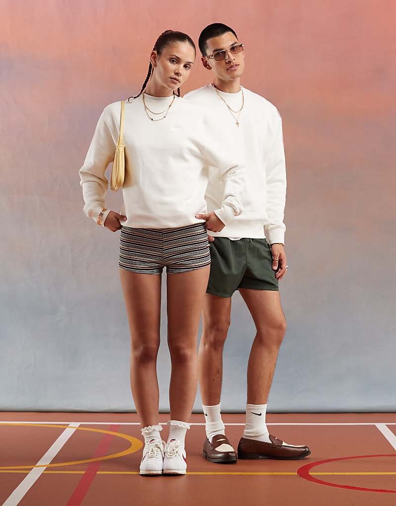 

Белая толстовка унисекс Nike – Club – с круглым вырезом