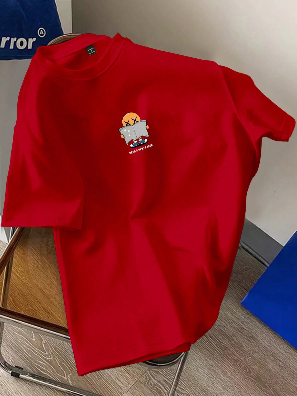 

Мужская летняя повседневная футболка с круглым вырезом и короткими рукавами Hypemode с мультяшным принтом и короткими рукавами Manfinity, красный