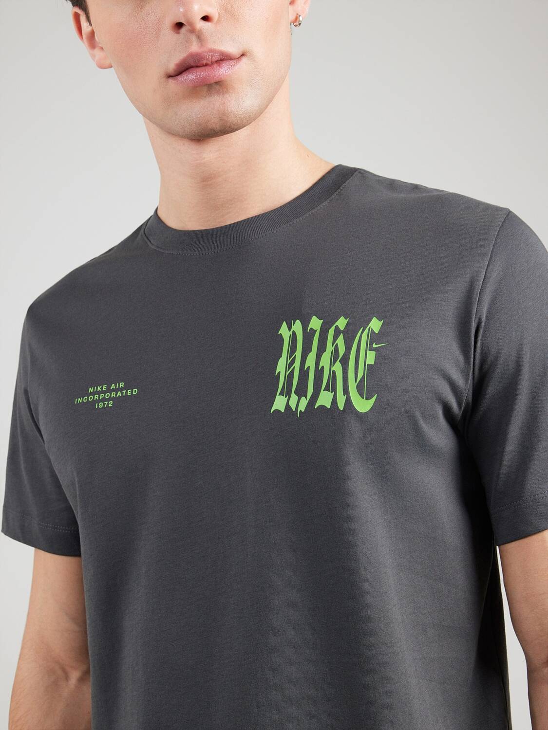 Nike Sportswear Футболка 'WE FLOAT' в цвете Anthracite — фото 2