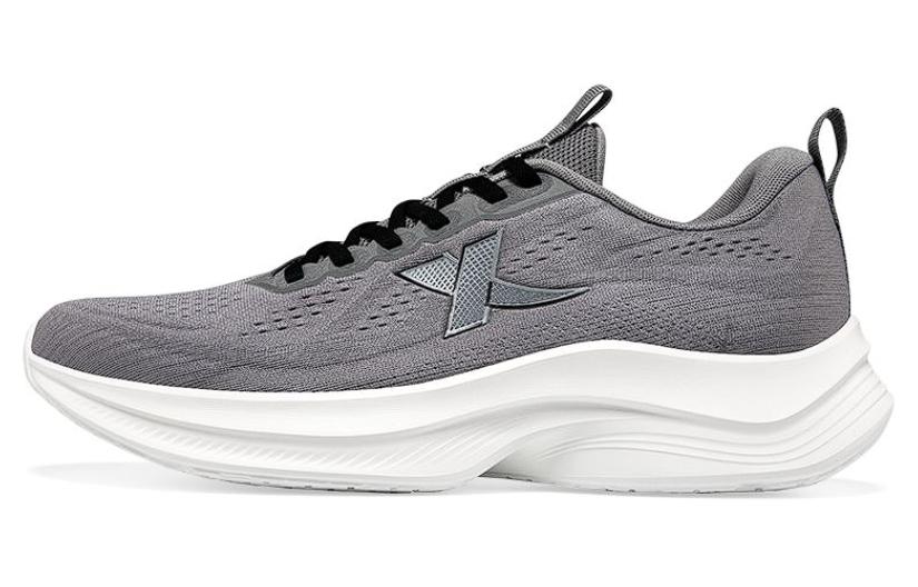 

Амортизирующие противоскользящие износостойкие дышащие низкие кроссовки для бега мужские серо-белые XTEP