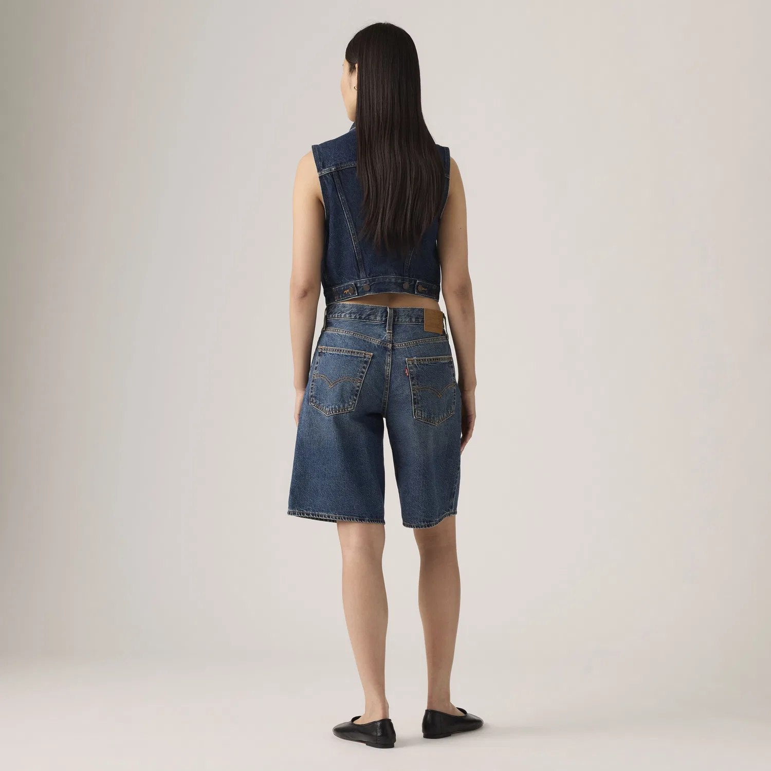Свободные джинсовые шорты в стиле "папины шорты" Levi's, Dark Wash — фото 3