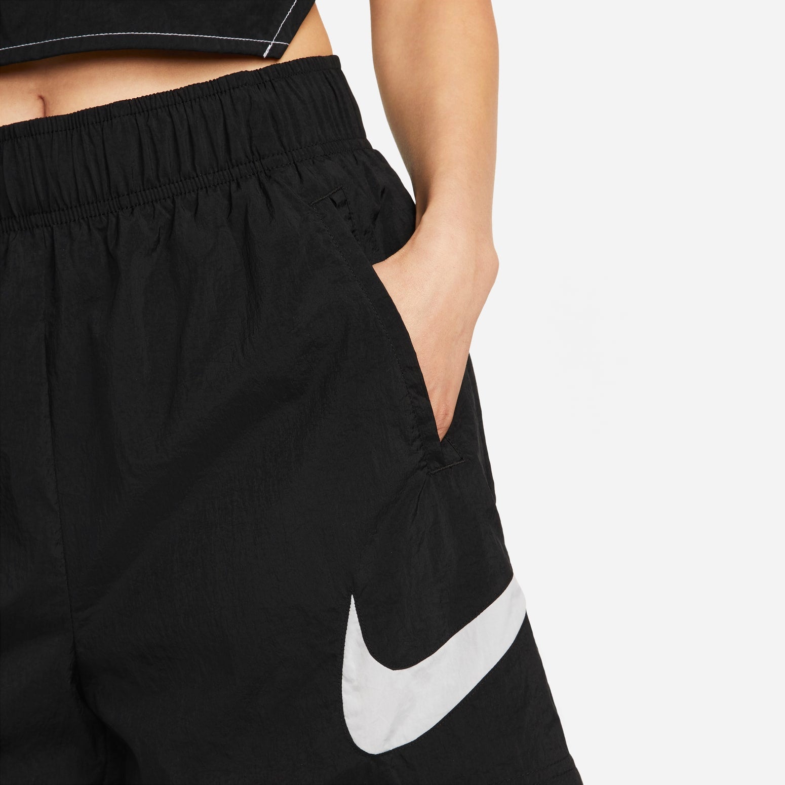Шорты (WMNS) Nike Sportswear Essential High-Rise Woven Shorts 'Black' — фото 3