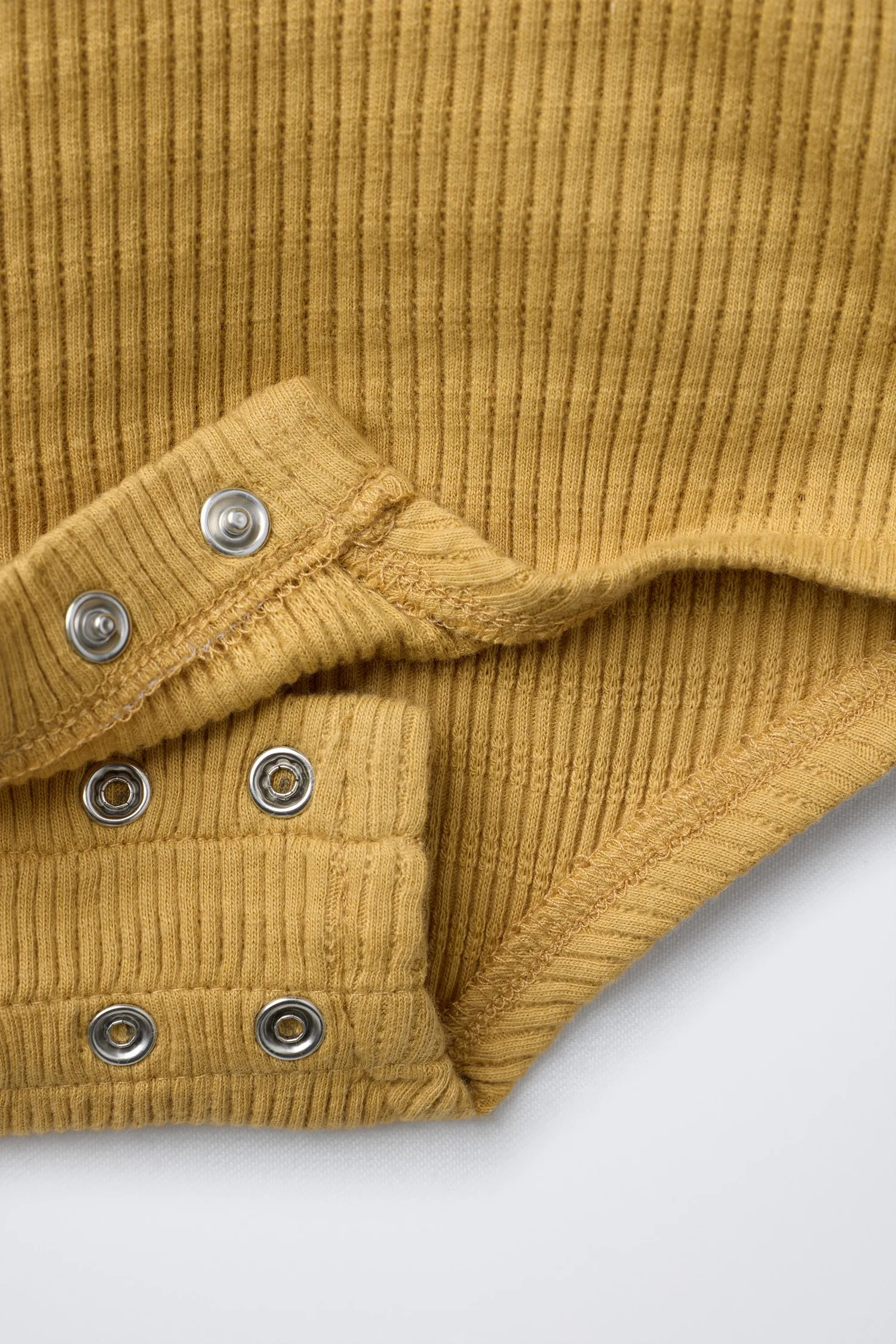 Комплект из боди и леггинсов с кружевной отделкой Zara, охра — фото 3
