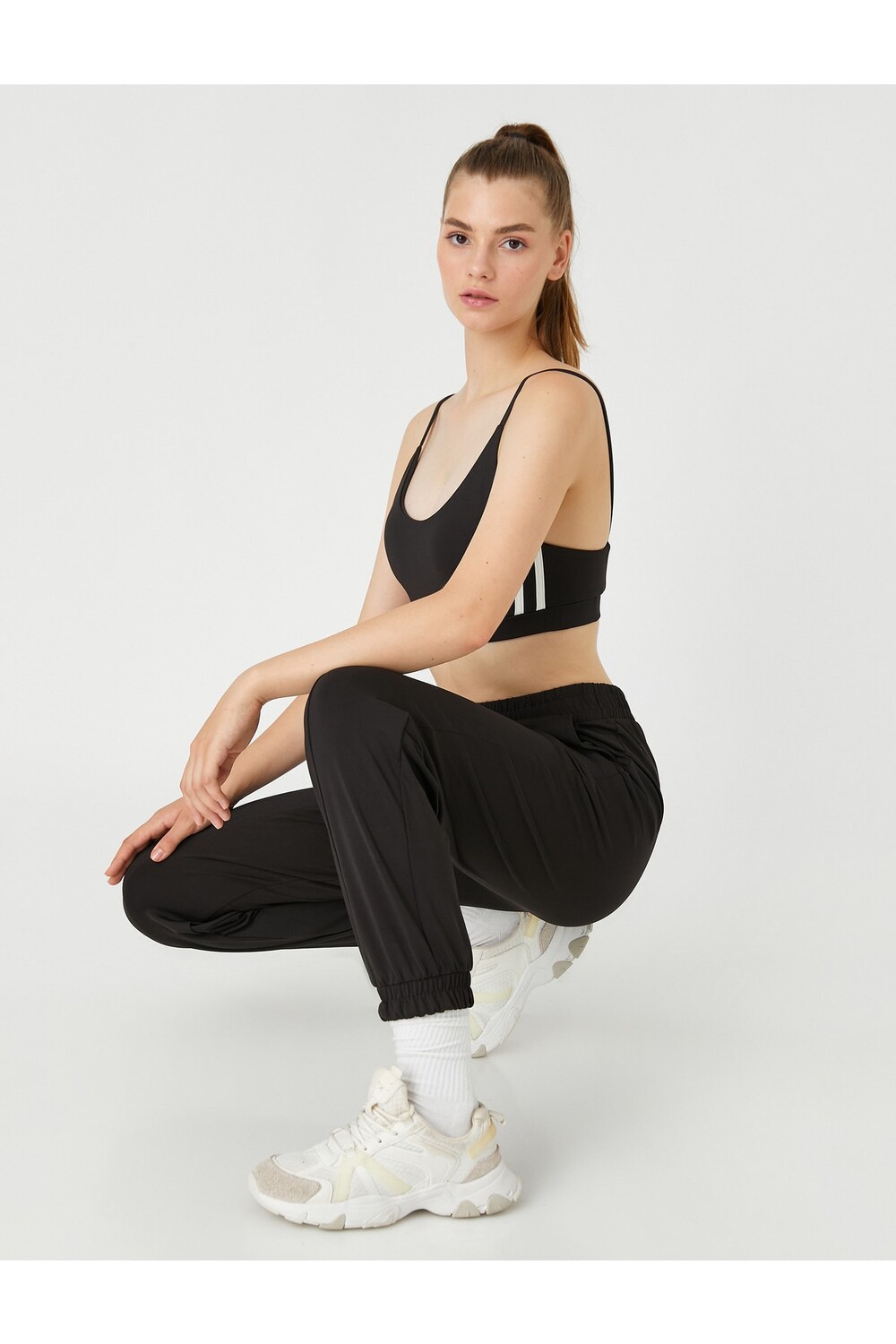 

Спортивные штаны Jogger с ребристым карманом Koton, черный