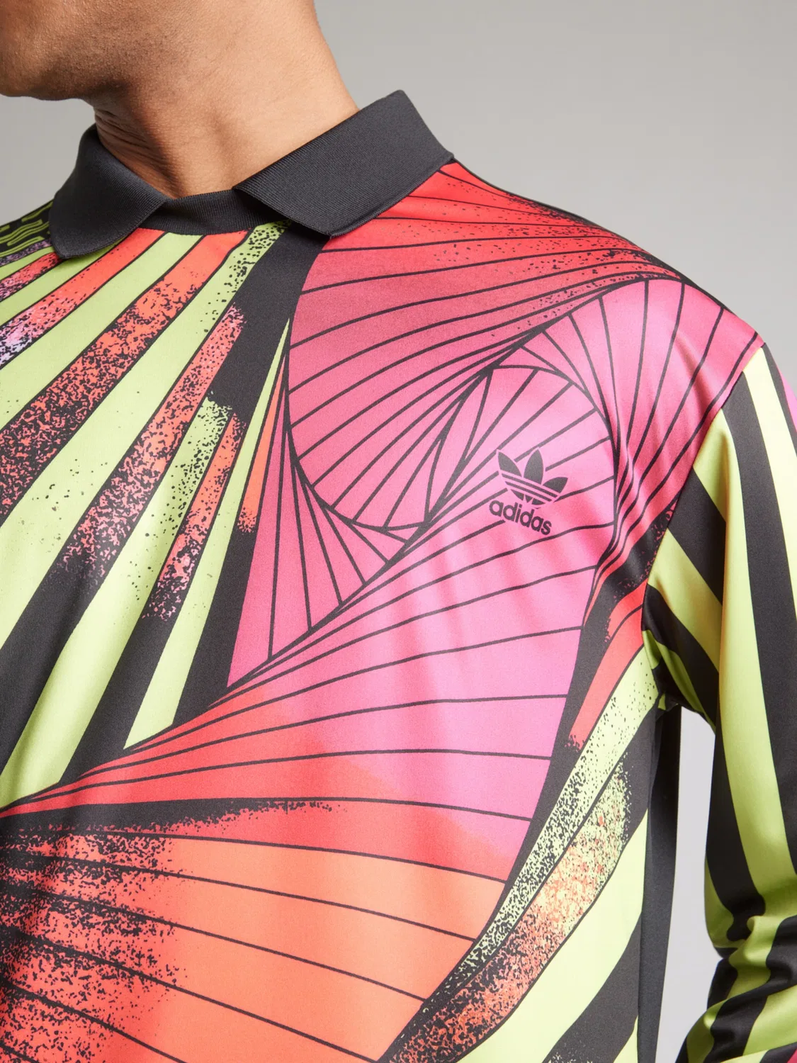 Футболка Adidas Originals GOALIE черного цвета — фото 2